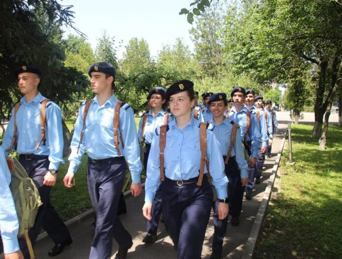 Tabără de instrucție pentru liceenii de la Colegiul Național Militar Dimitrie Cantemir Breaza