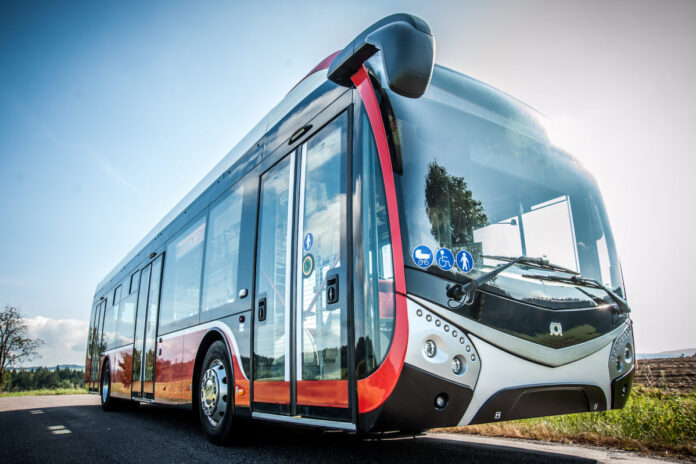 Cum arată primul autobuz electric care va circula pe traseul 2 din Ploiești – FOTO
