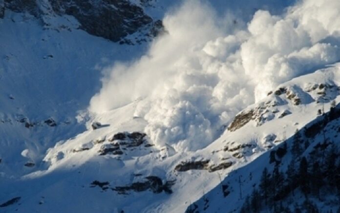 Risc moderat de avalanșe în Munții Bucegi