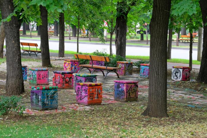 Cum a prins culoare un spațiu abandonat de pe Bulevardul Castanilor [FOTO]