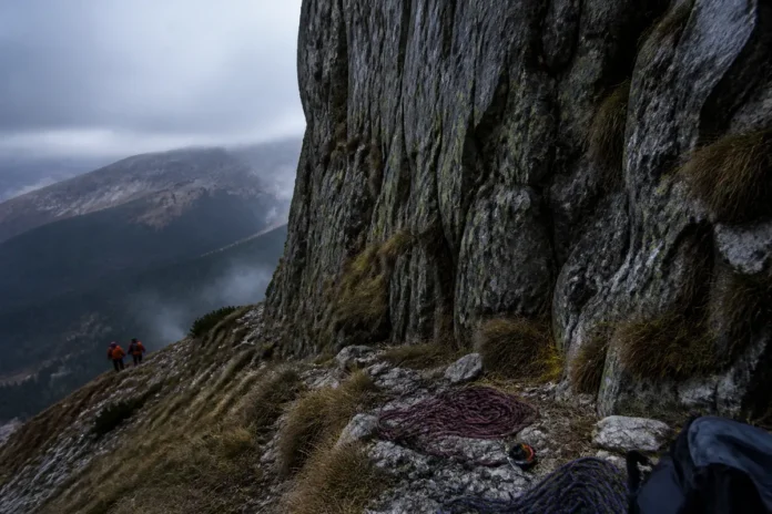 Alpinist mort după o căzătură în Bucegi