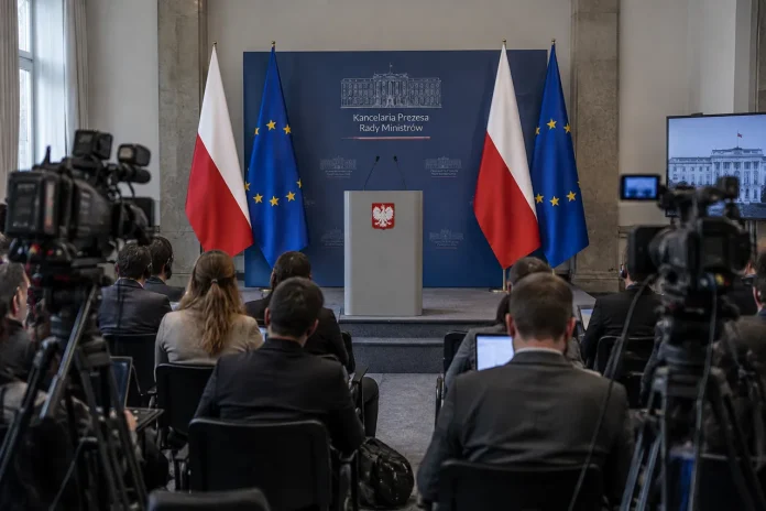Donald Tusk denunță „cultul violenței” după atacurile cu cuțitul din școlile poloneze